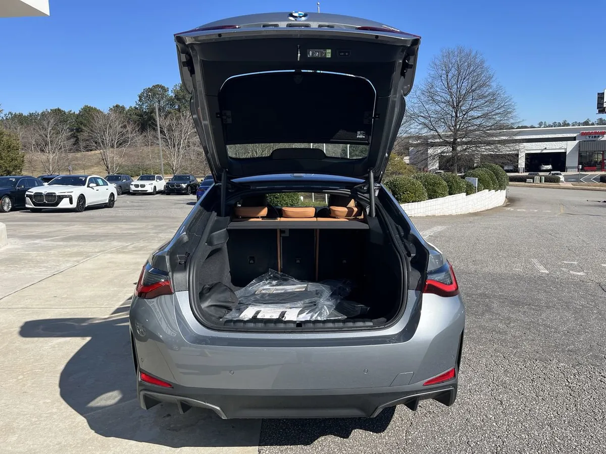2026 BMW i4 eDrive40 thumbnail 32