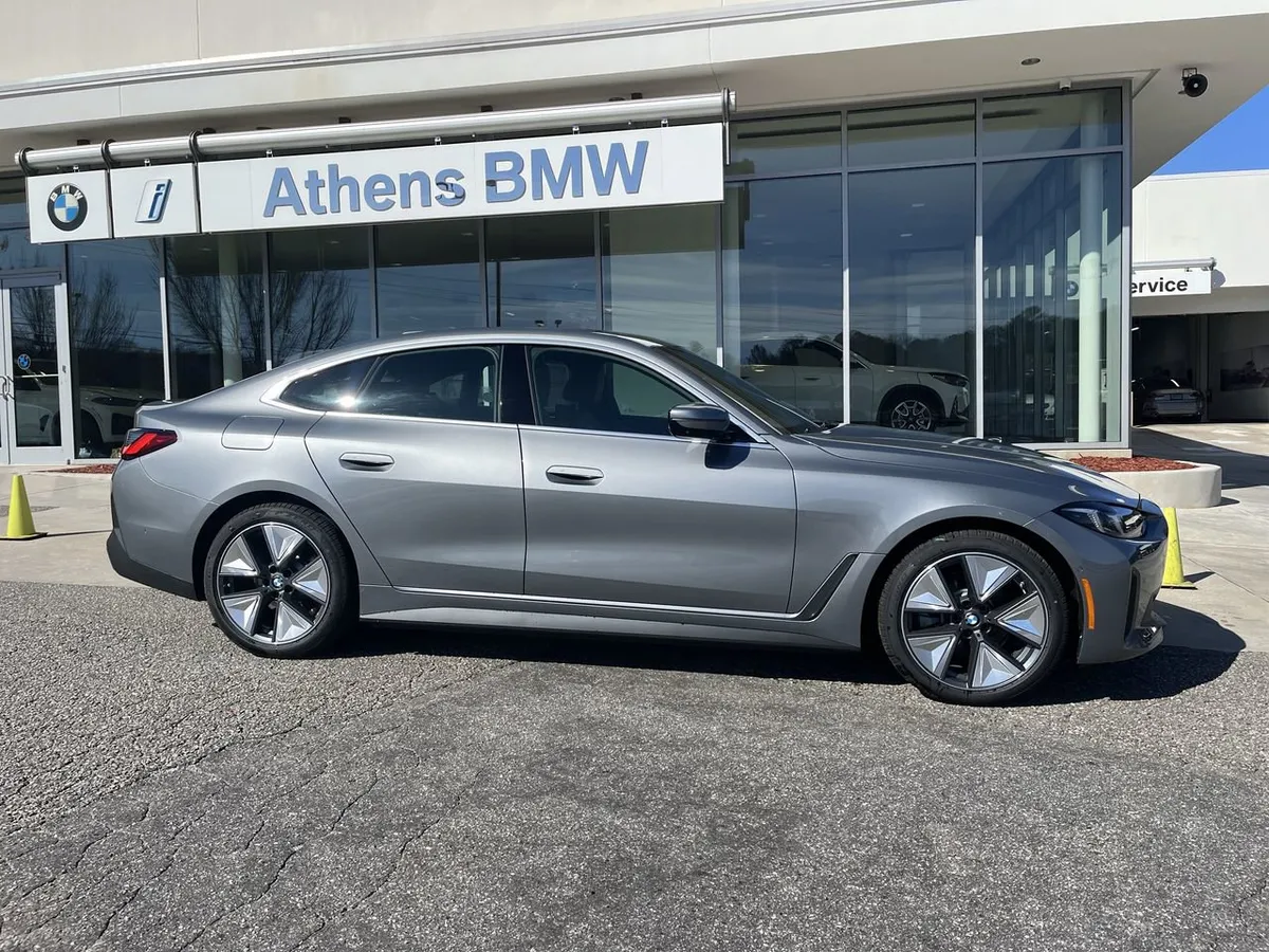 2026 BMW i4 eDrive40 thumbnail 9