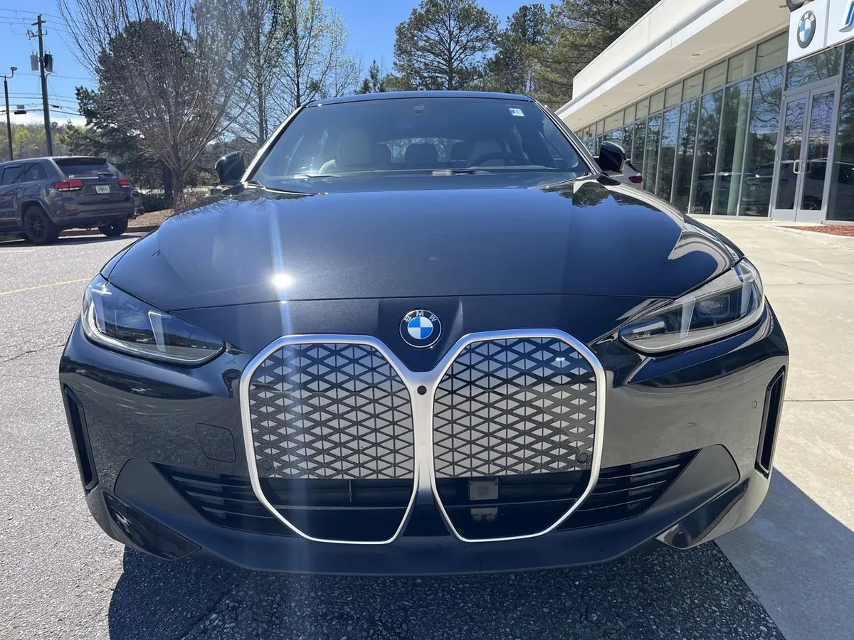 2026 BMW i4 eDrive40 thumbnail 10