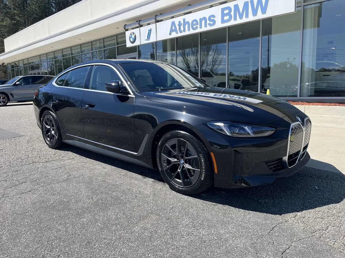 2026 BMW i4 eDrive40 thumbnail 2