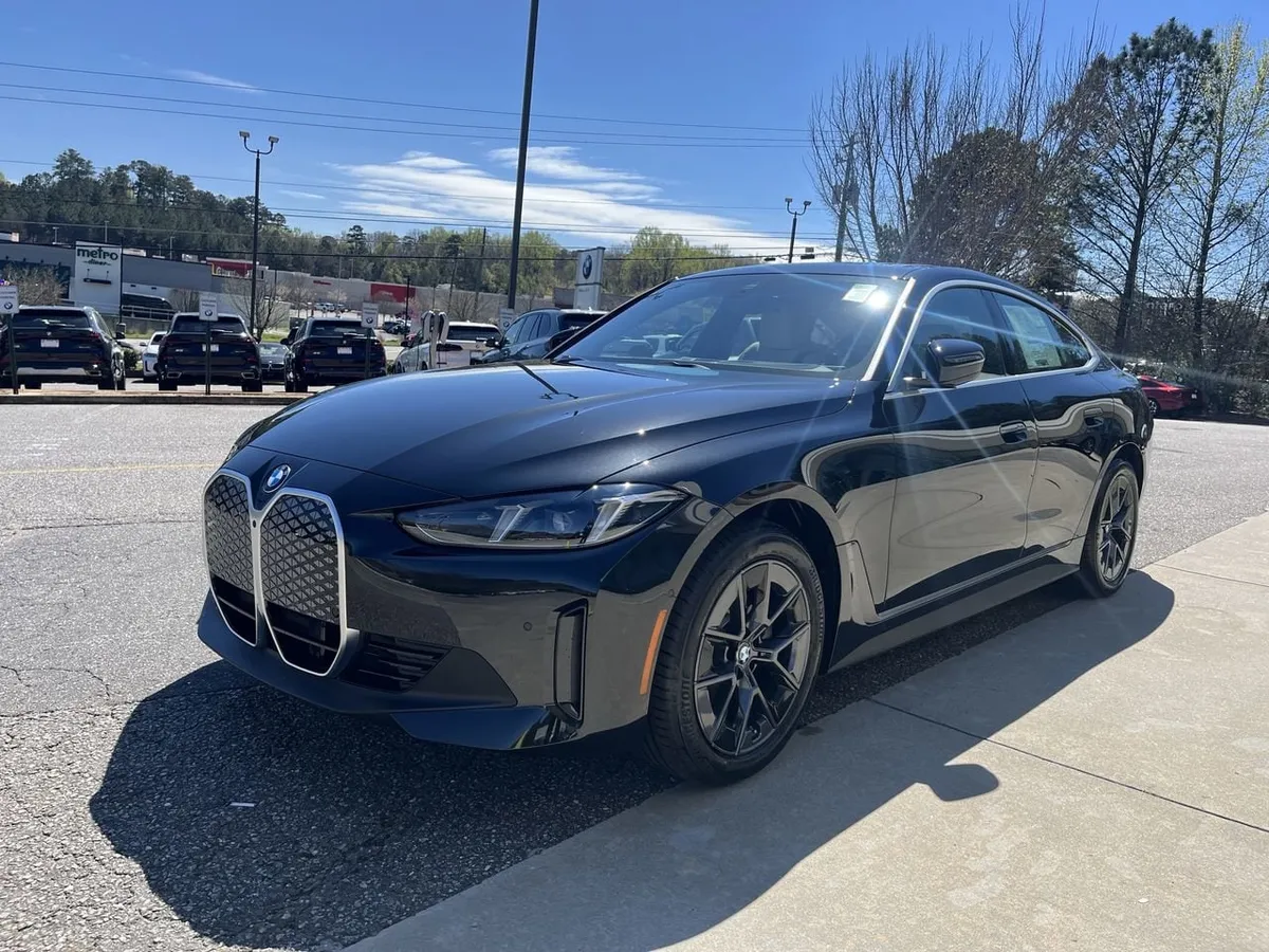 2026 BMW i4 eDrive40 thumbnail 4