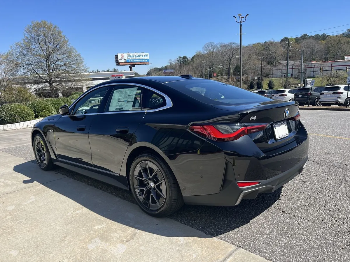 2026 BMW i4 eDrive40 thumbnail 6