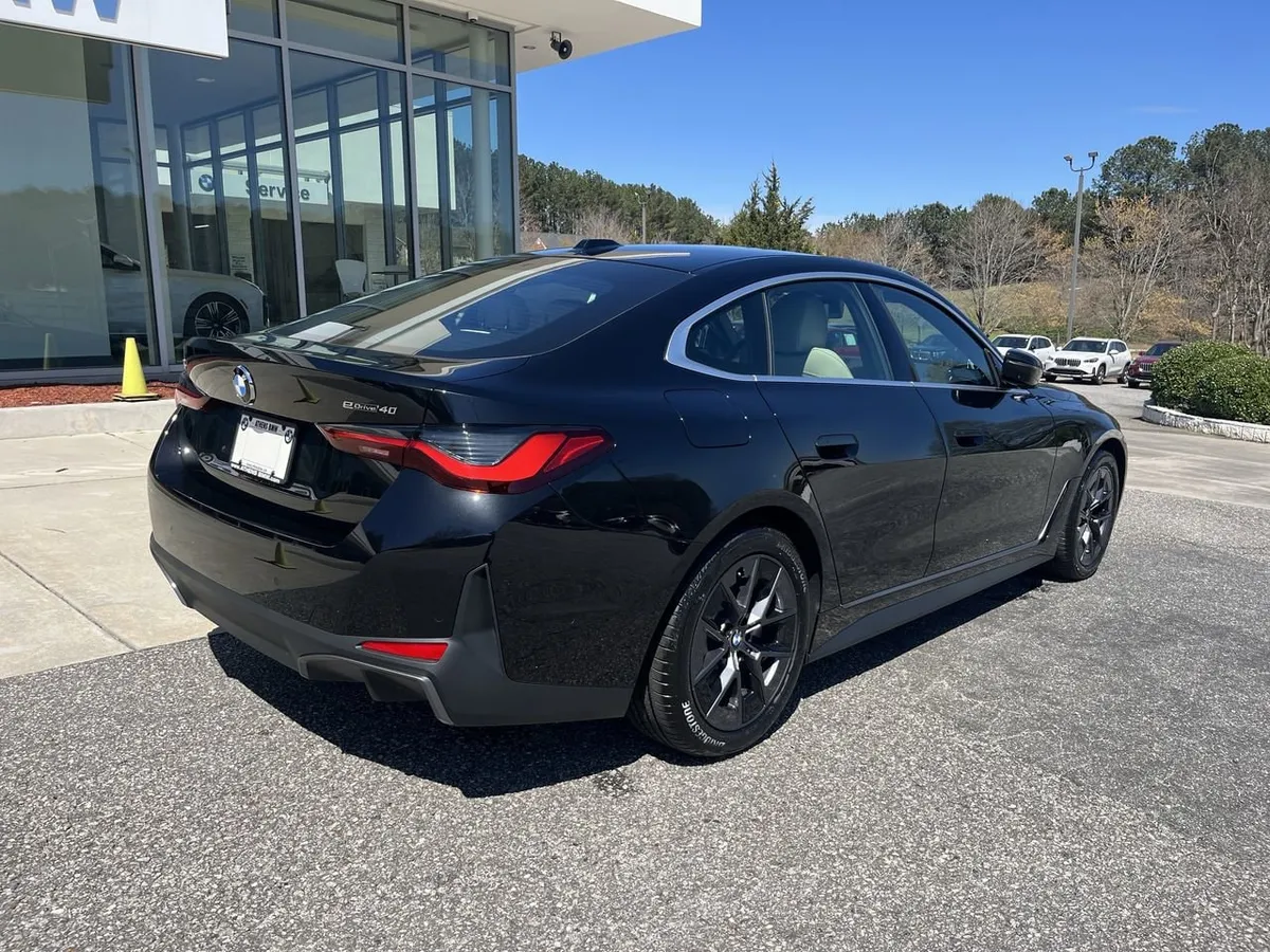 2026 BMW i4 eDrive40 thumbnail 8