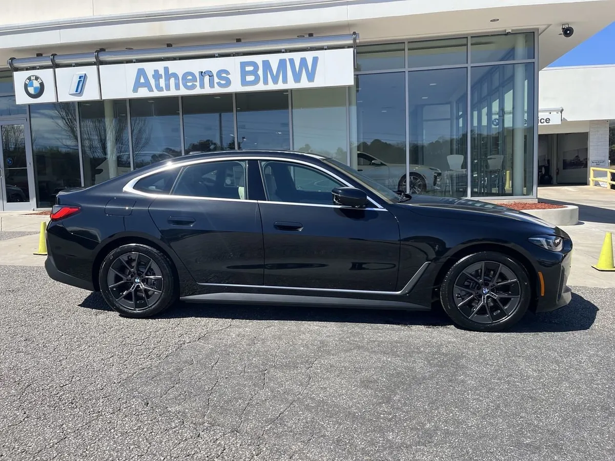 2026 BMW i4 eDrive40 thumbnail 9
