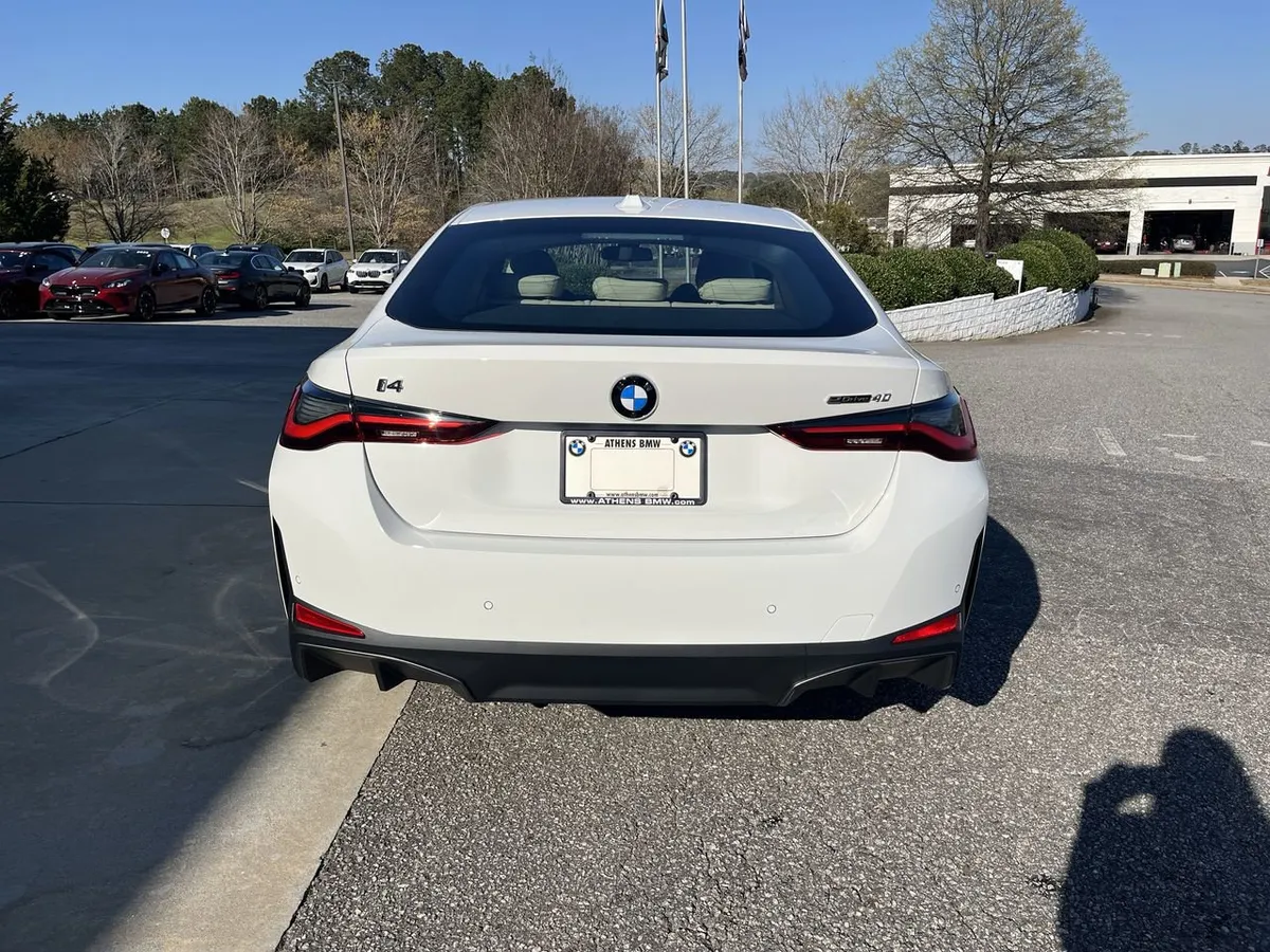 2026 BMW i4 eDrive40 thumbnail 7