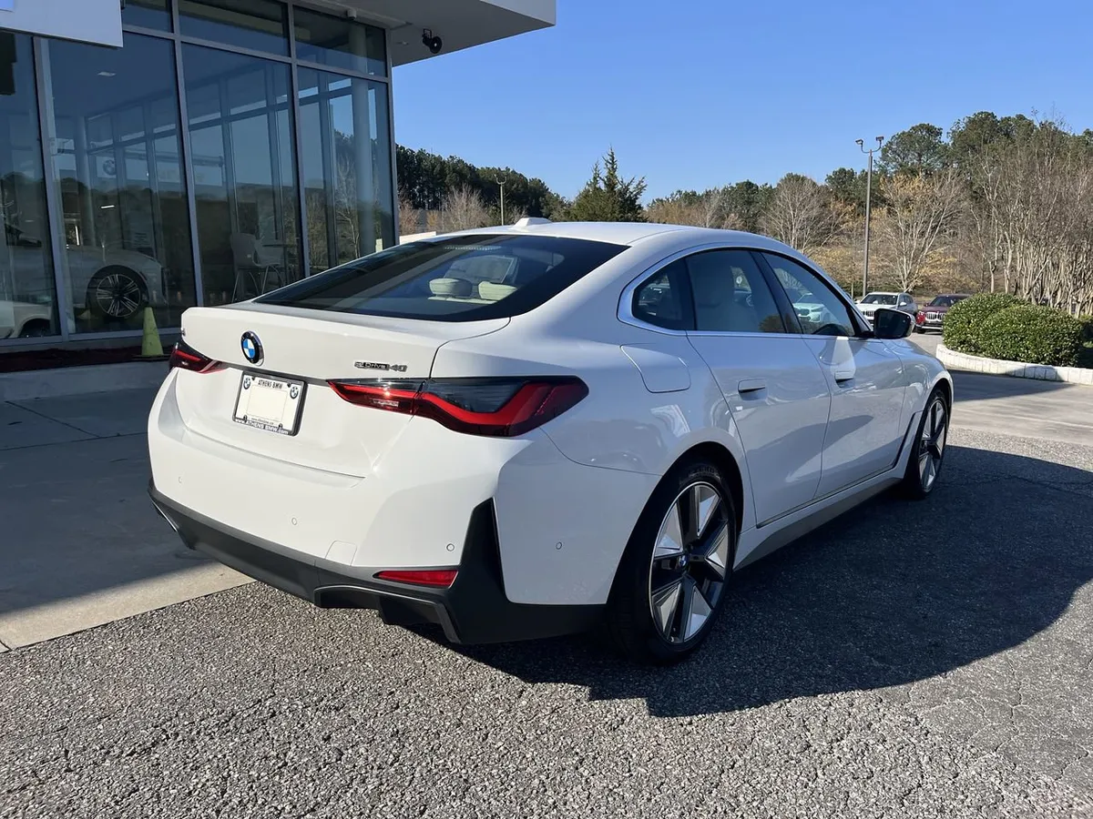 2026 BMW i4 eDrive40 thumbnail 8