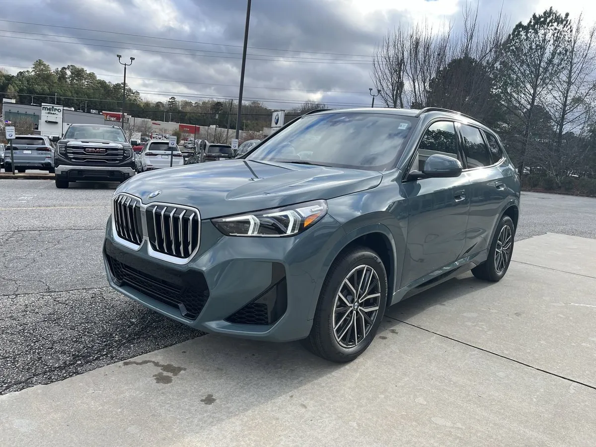 2026 BMW X1 xDrive28i thumbnail 4