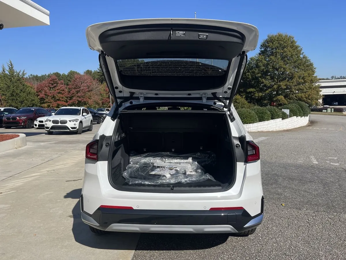 2026 BMW X1 xDrive28i thumbnail 32