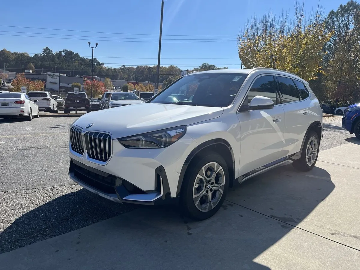 2026 BMW X1 xDrive28i thumbnail 4