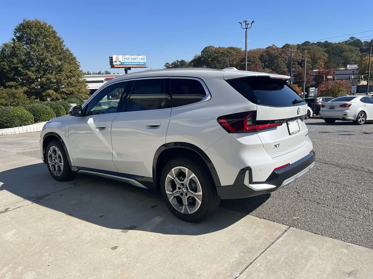 2026 BMW X1 xDrive28i thumbnail 6
