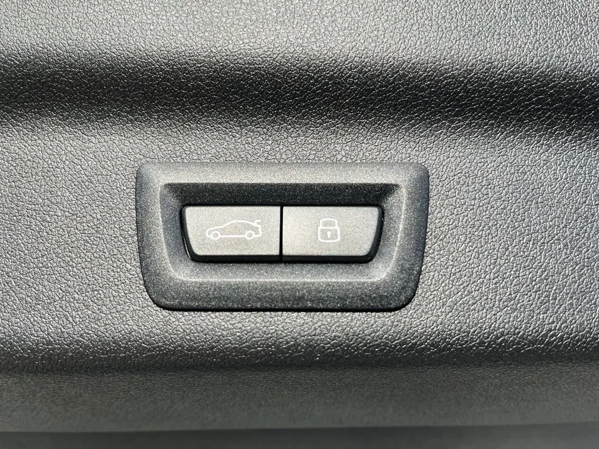2026 BMW X1 xDrive28i thumbnail 33
