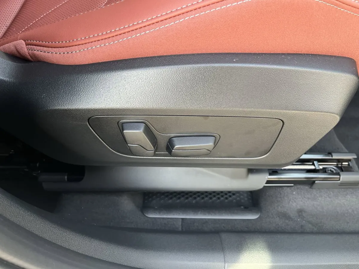 2026 BMW X1 xDrive28i thumbnail 36