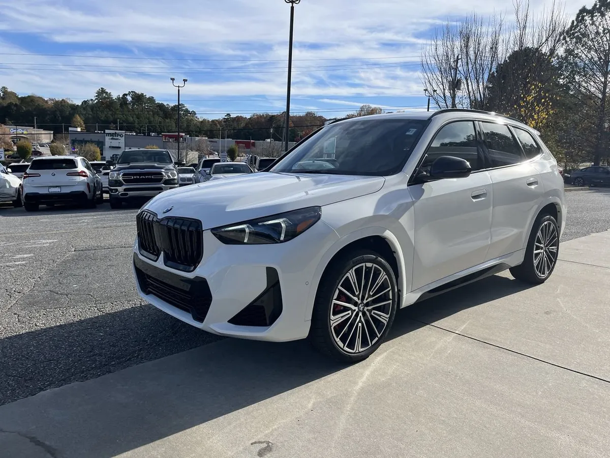 2026 BMW X1 xDrive28i thumbnail 4
