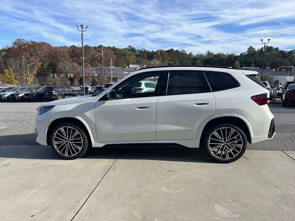 2026 BMW X1 xDrive28i thumbnail 5