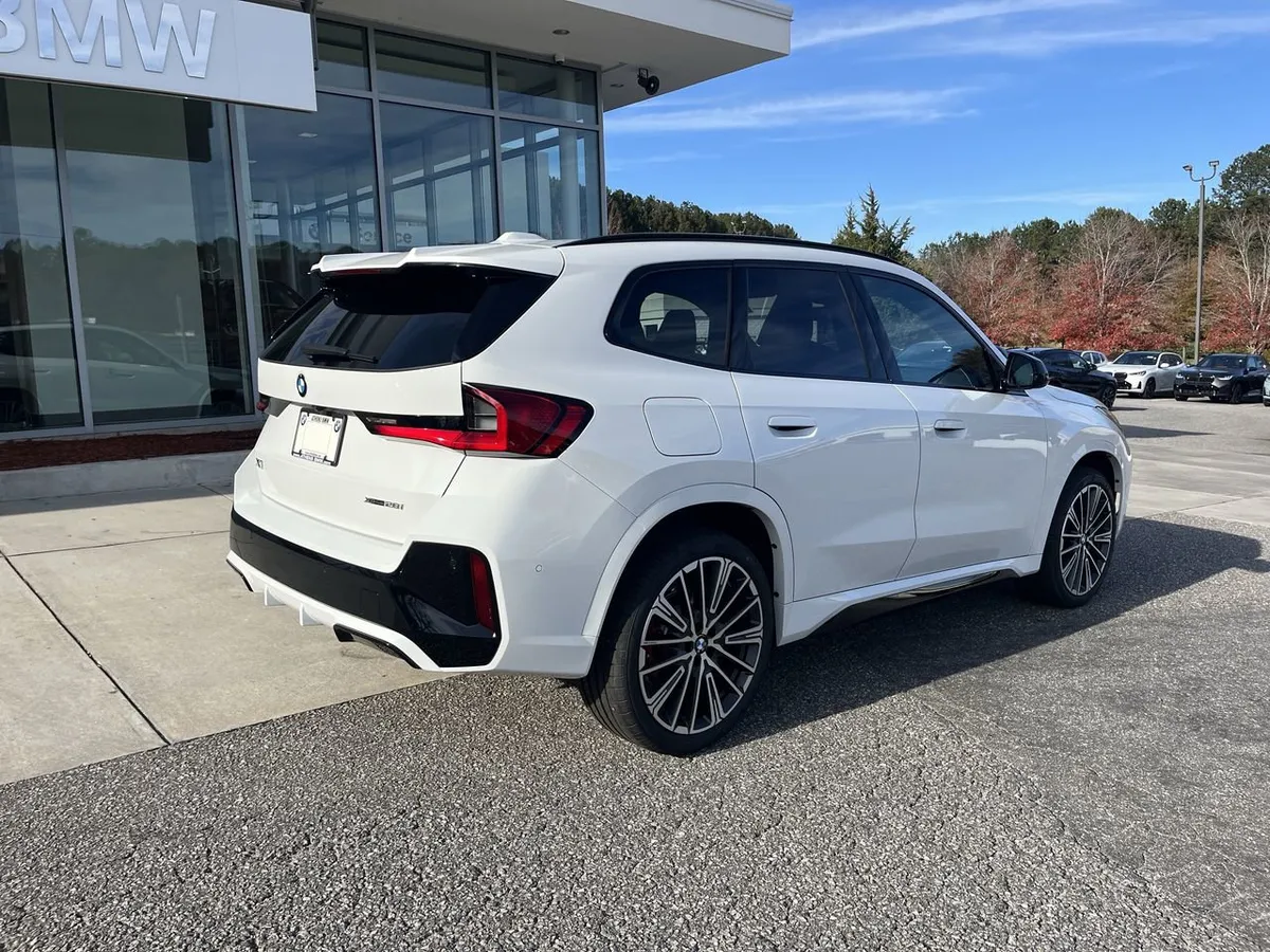 2026 BMW X1 xDrive28i thumbnail 8
