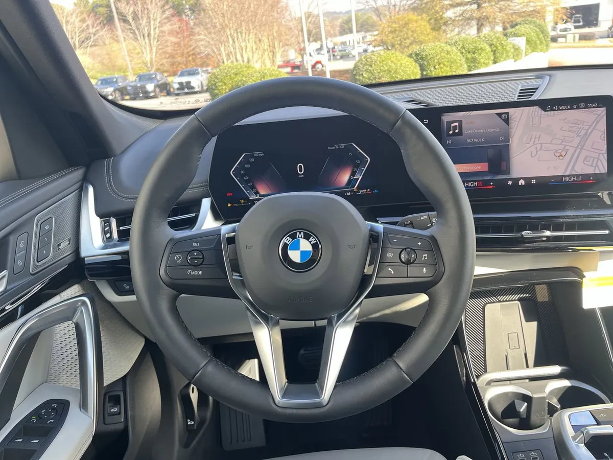 2026 BMW X1 xDrive28i thumbnail 18