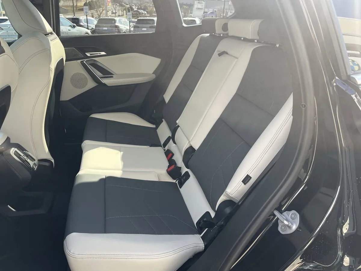 2026 BMW X1 xDrive28i thumbnail 29