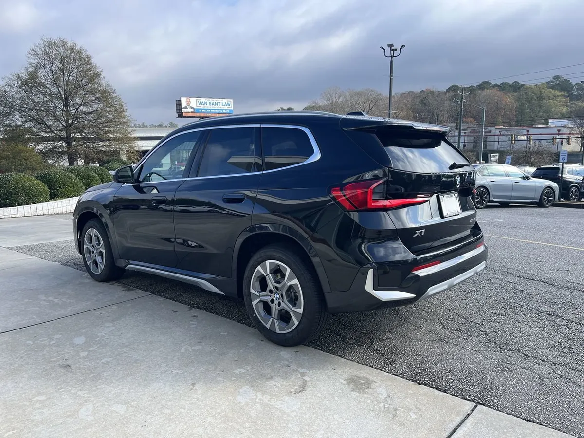 2026 BMW X1 xDrive28i thumbnail 6