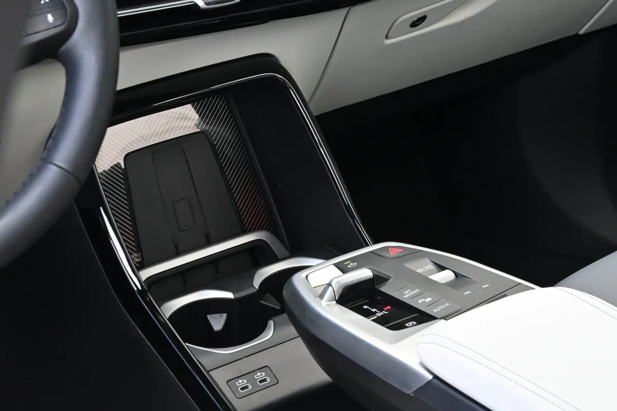 2026 BMW X1 xDrive28i thumbnail 23