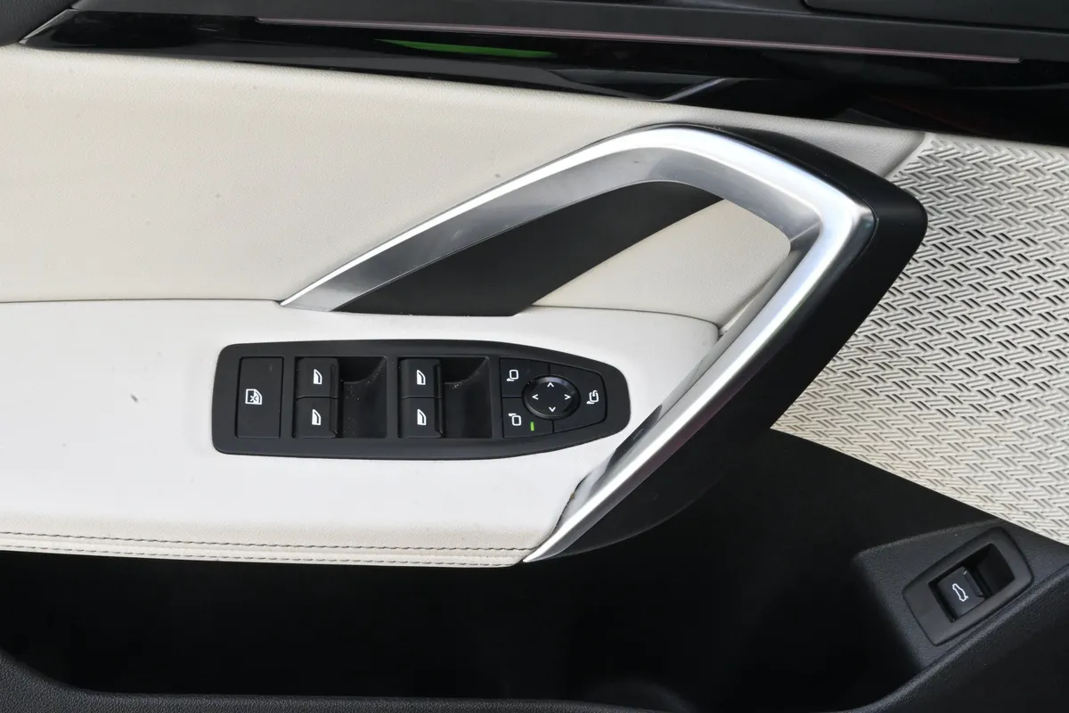 2026 BMW X1 xDrive28i thumbnail 28