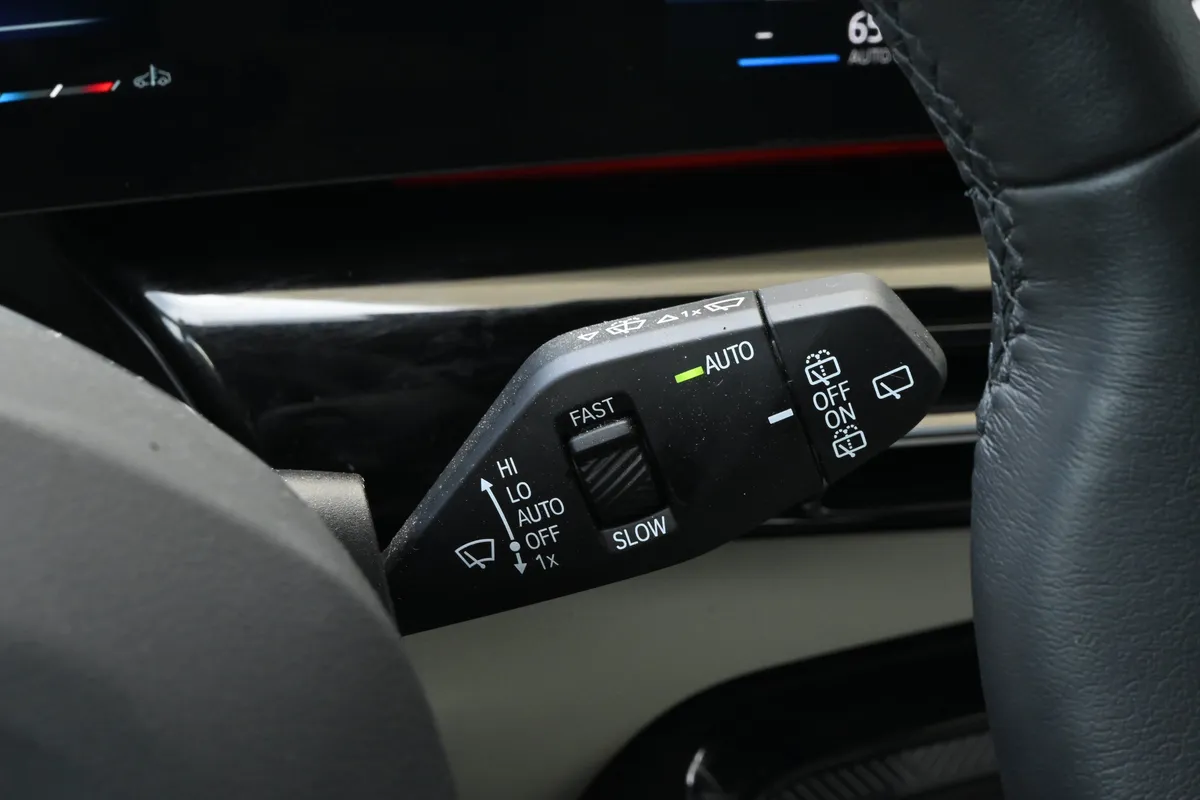 2026 BMW X1 xDrive28i thumbnail 37