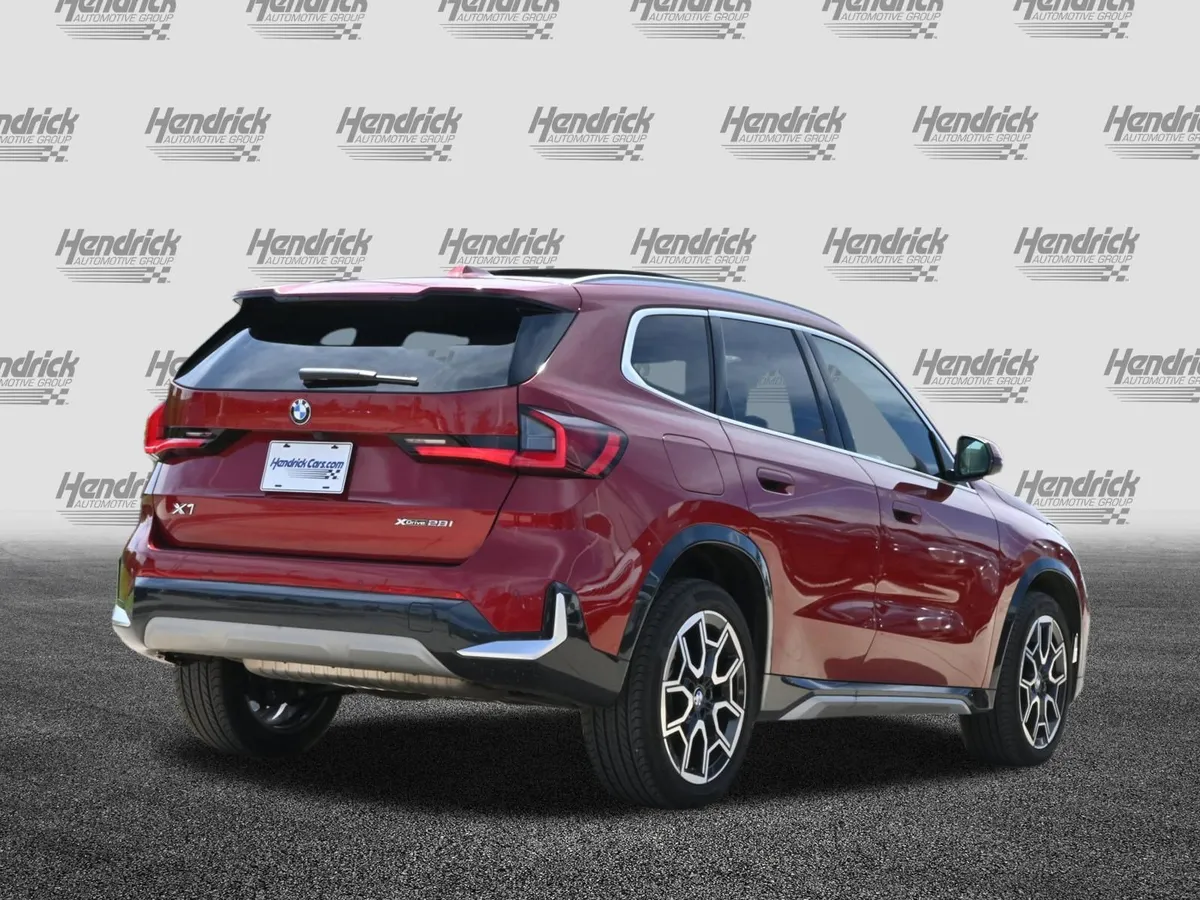 2026 BMW X1 xDrive28i thumbnail 8