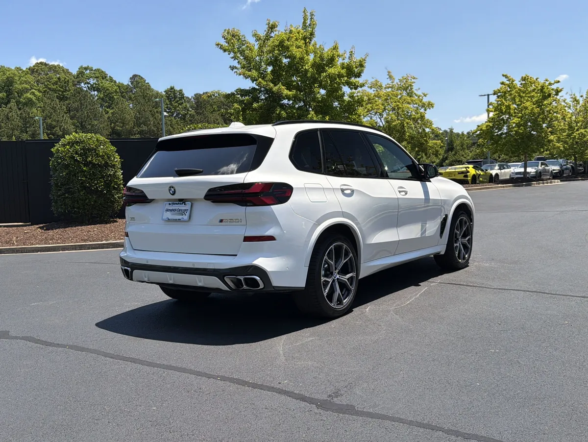 2026 BMW X5 M60i thumbnail 2