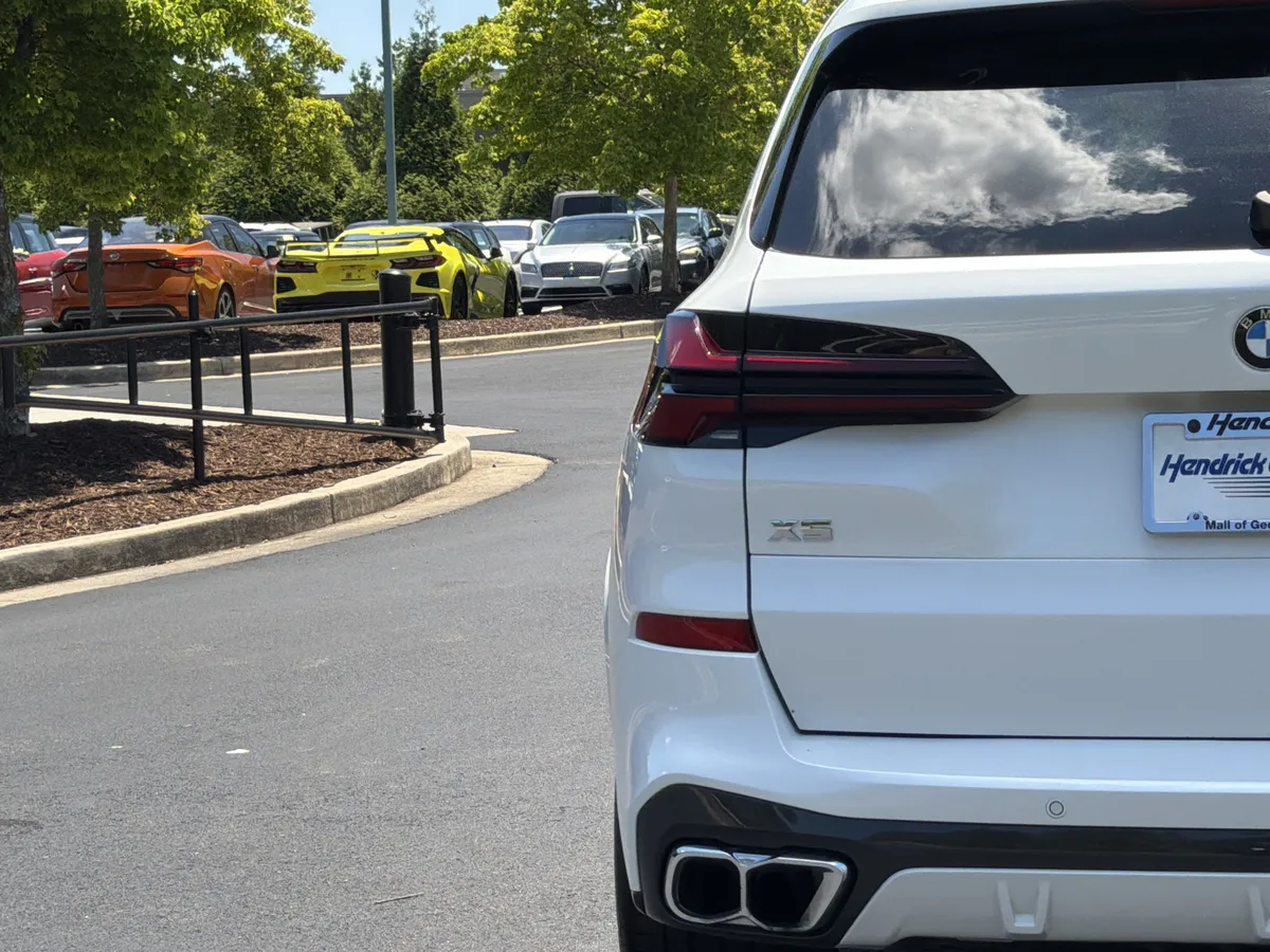 2026 BMW X5 M60i thumbnail 21