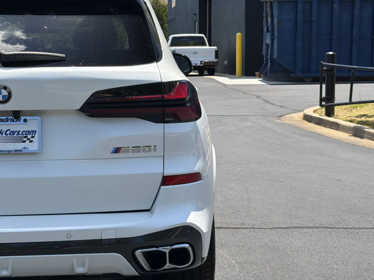 2026 BMW X5 M60i thumbnail 23