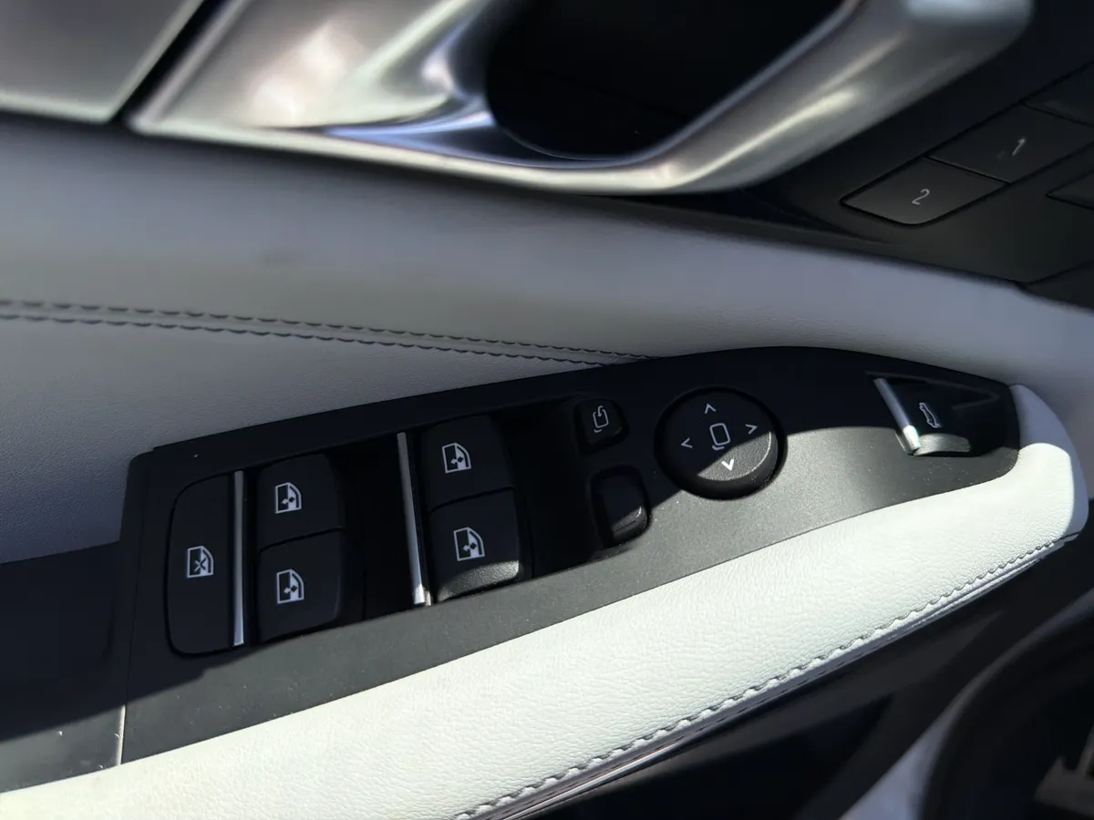 2026 BMW X5 M60i thumbnail 27