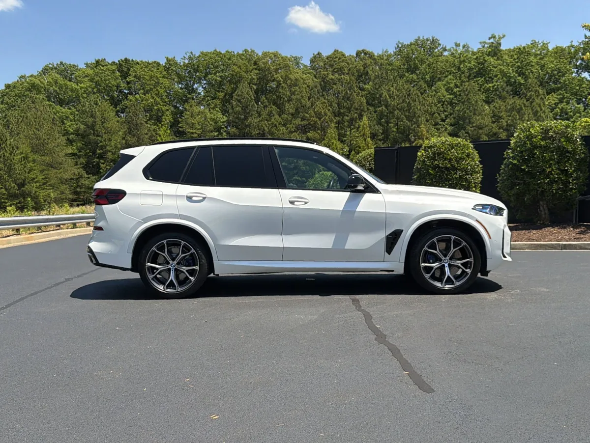 2026 BMW X5 M60i thumbnail 4