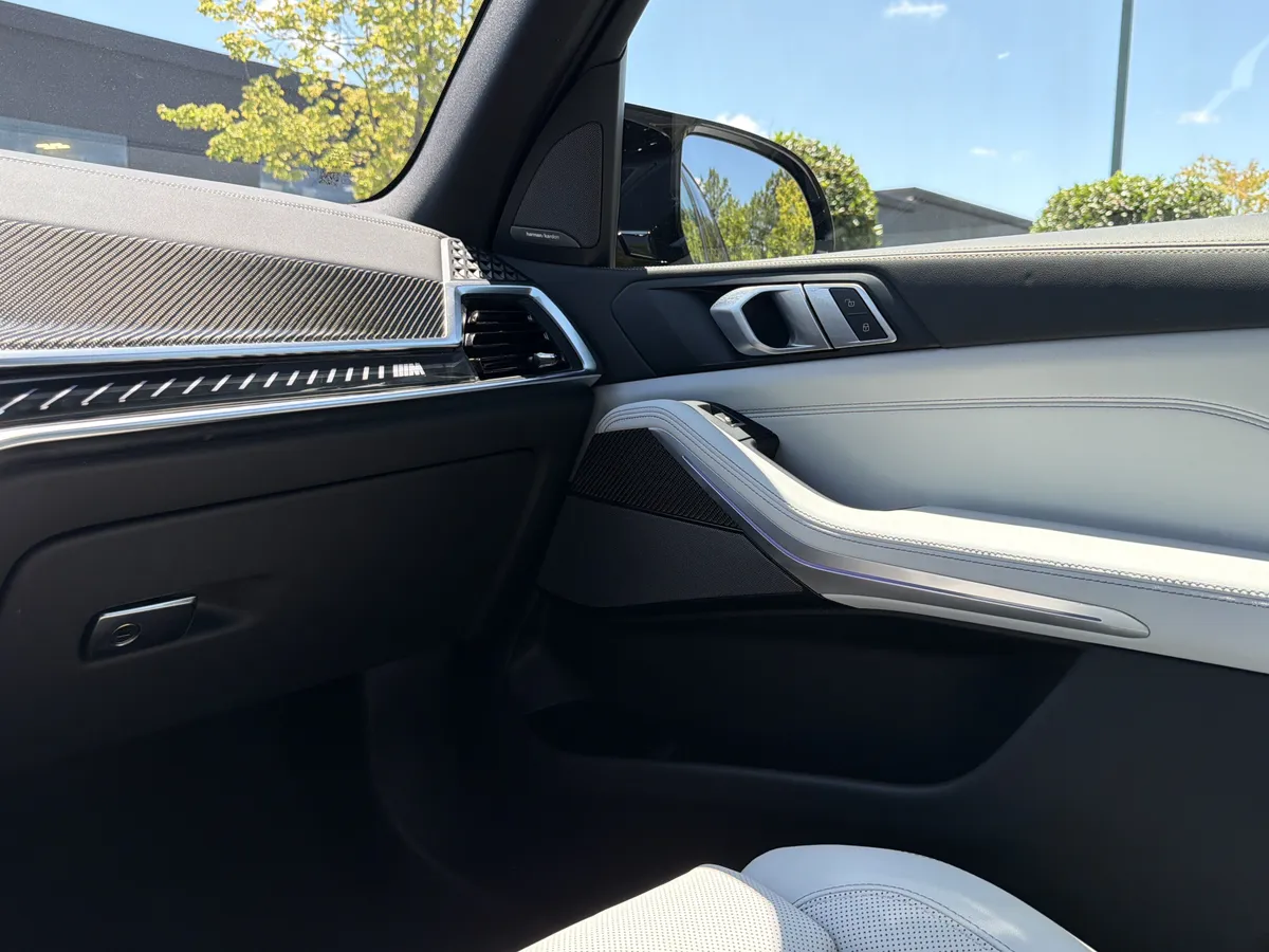 2026 BMW X5 M60i thumbnail 46