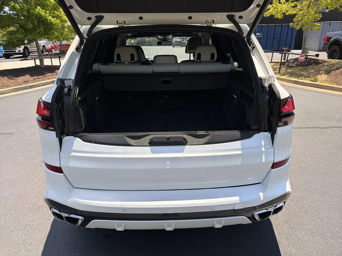 2026 BMW X5 M60i thumbnail 51