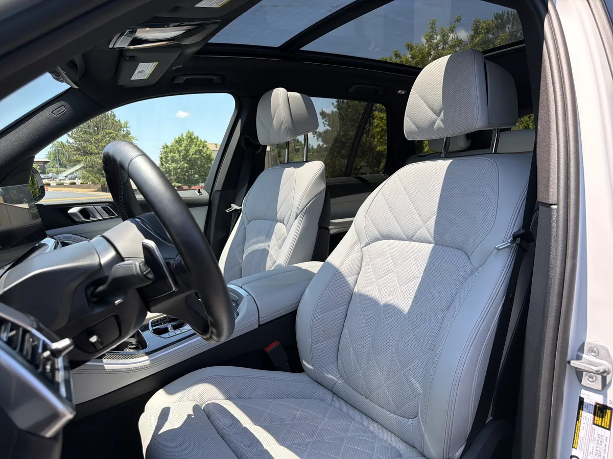 2026 BMW X5 M60i thumbnail 6
