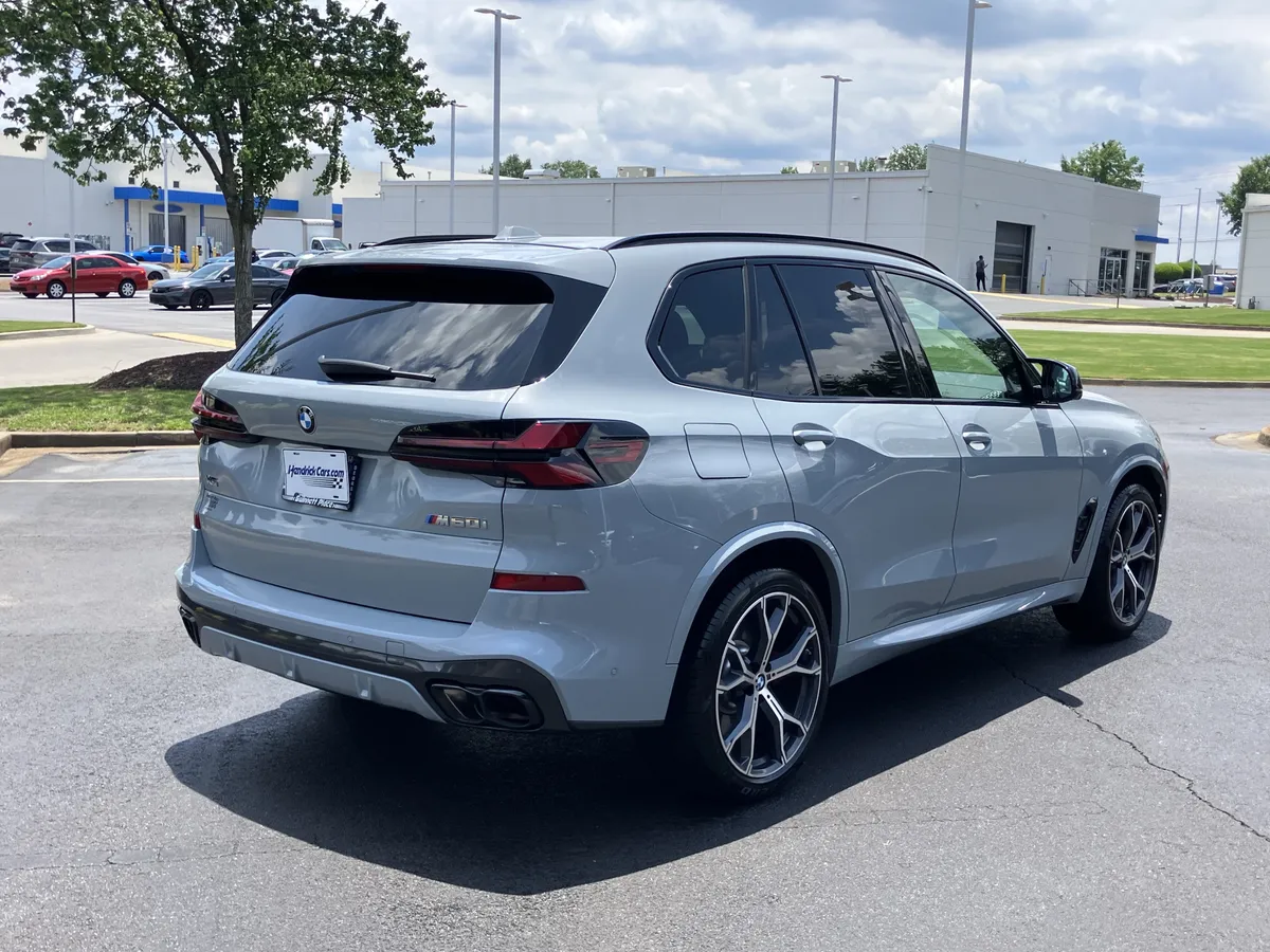 2026 BMW X5 M60i Sports Activity Vehicle thumbnail 10