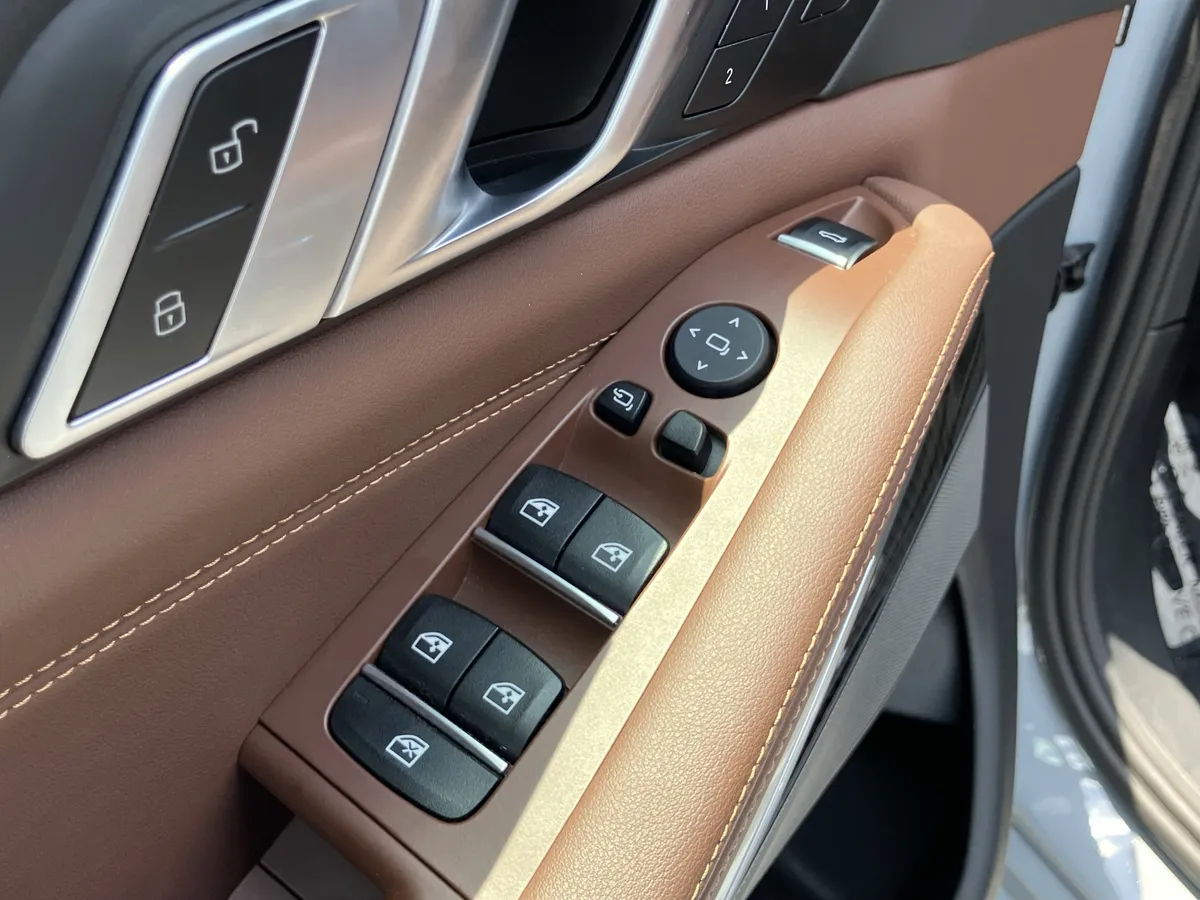 2026 BMW X5 M60i Sports Activity Vehicle thumbnail 15