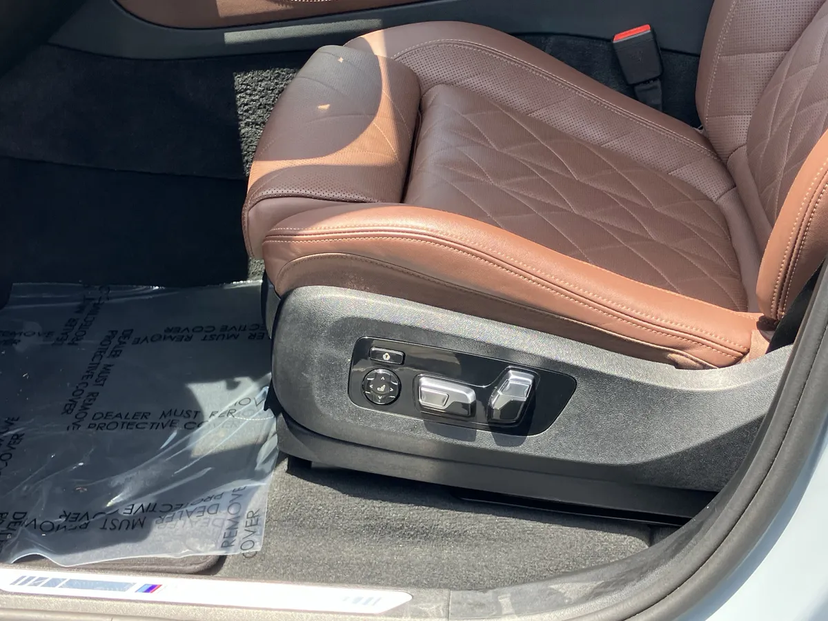 2026 BMW X5 M60i Sports Activity Vehicle thumbnail 17