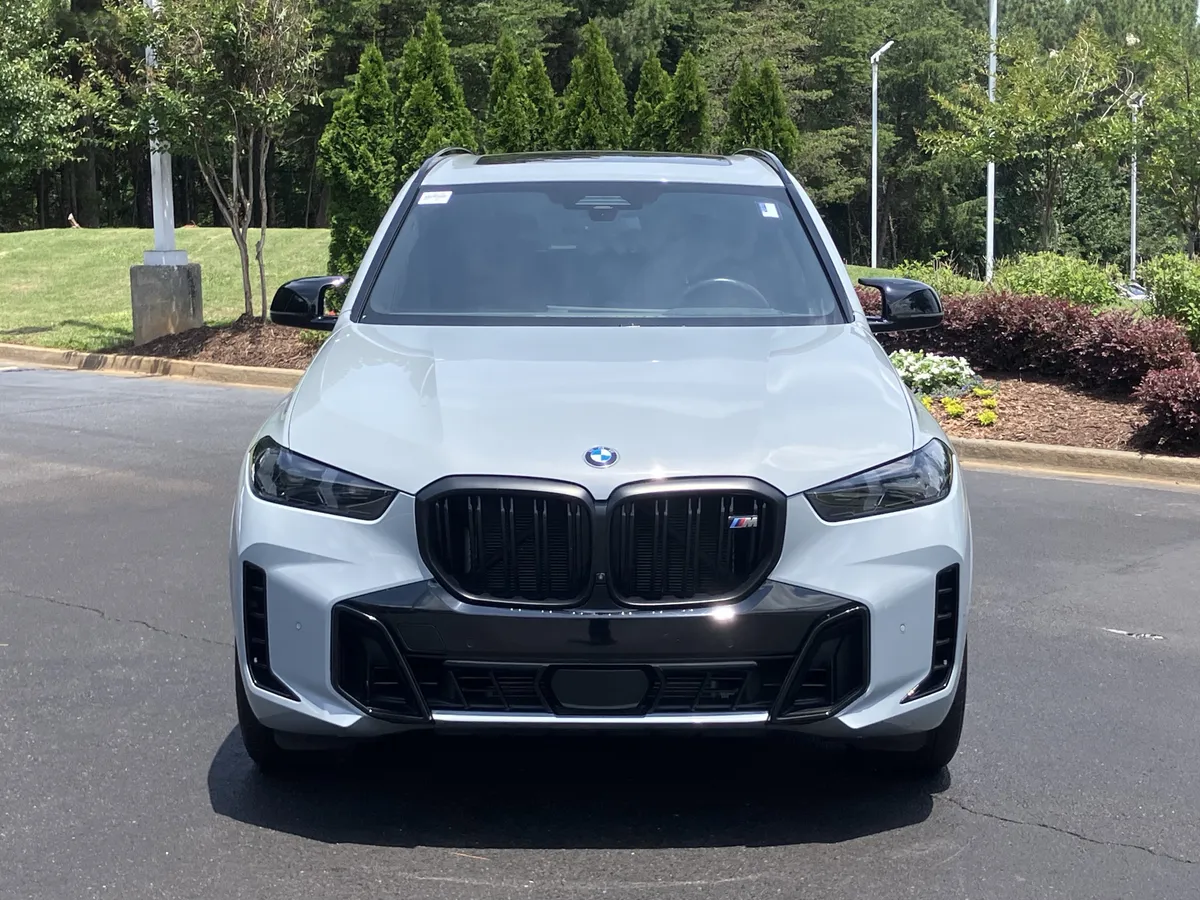 2026 BMW X5 M60i Sports Activity Vehicle thumbnail 3