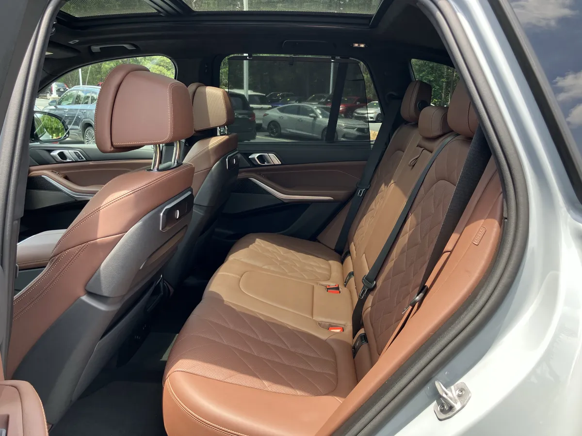 2026 BMW X5 M60i Sports Activity Vehicle thumbnail 35