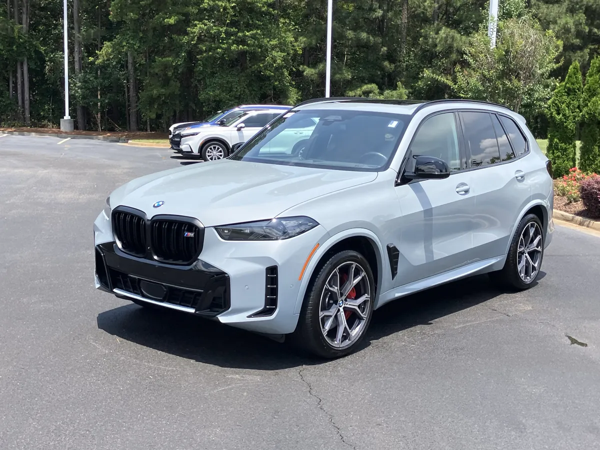 2026 BMW X5 M60i Sports Activity Vehicle thumbnail 6
