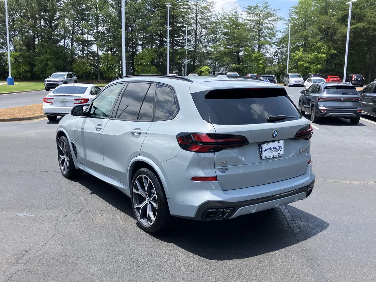 2026 BMW X5 M60i Sports Activity Vehicle thumbnail 8