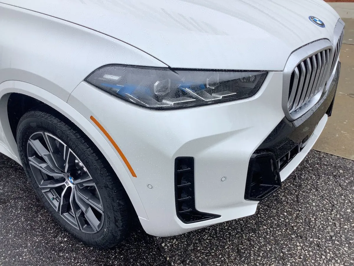 2026 BMW X5 PHEV xDrive50e thumbnail 11