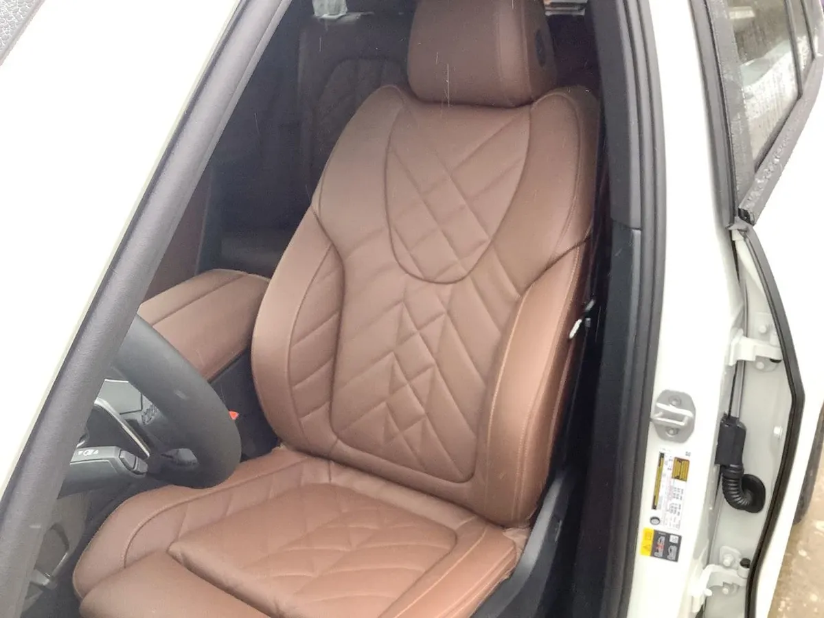 2026 BMW X5 PHEV xDrive50e thumbnail 14