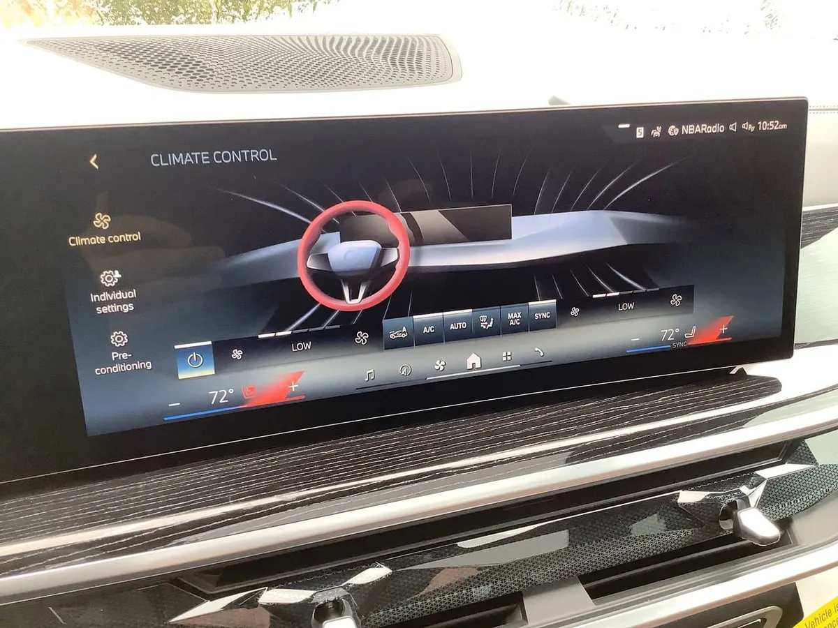 2026 BMW X5 PHEV xDrive50e thumbnail 24