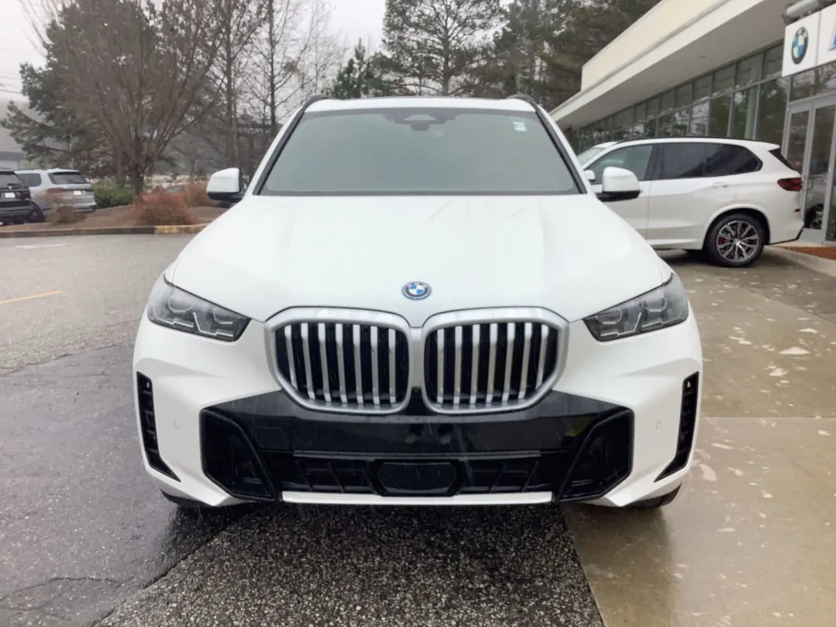 2026 BMW X5 PHEV xDrive50e thumbnail 3