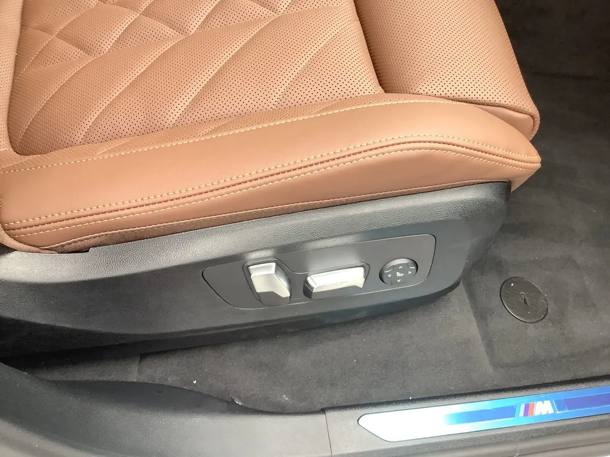 2026 BMW X5 PHEV xDrive50e thumbnail 33