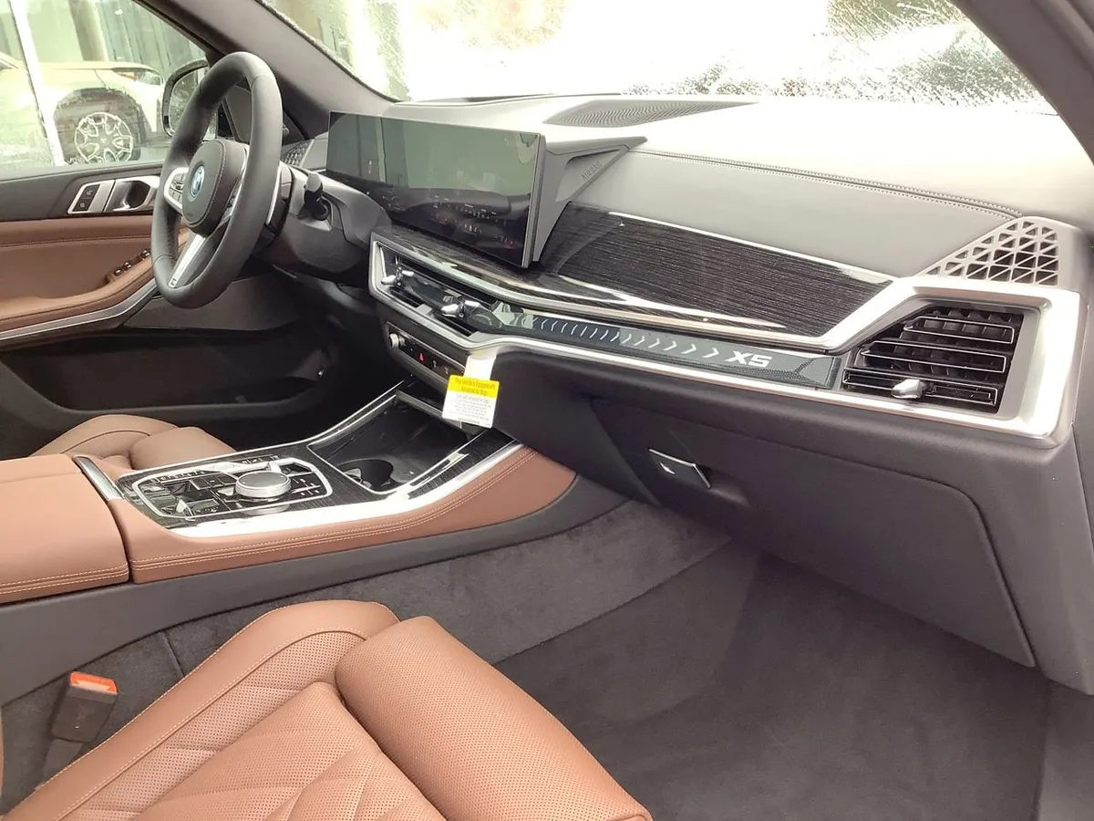 2026 BMW X5 PHEV xDrive50e thumbnail 34