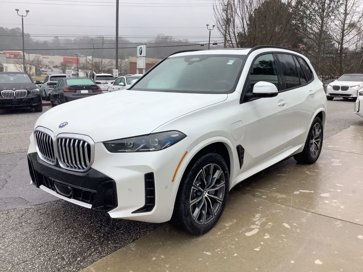 2026 BMW X5 PHEV xDrive50e thumbnail 4