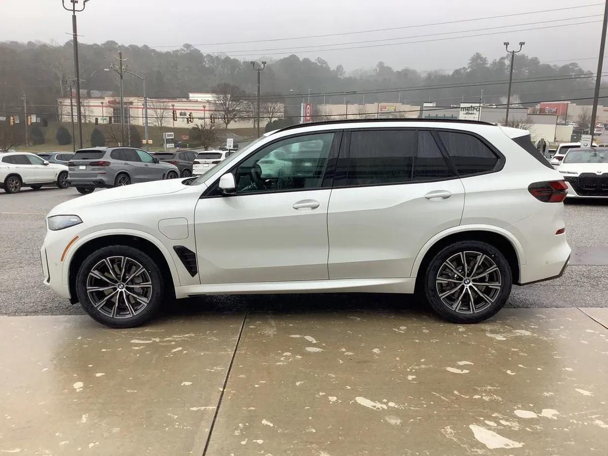2026 BMW X5 PHEV xDrive50e thumbnail 5