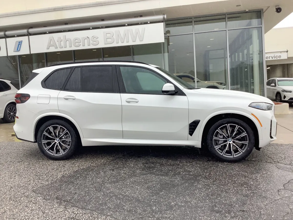 2026 BMW X5 PHEV xDrive50e thumbnail 9